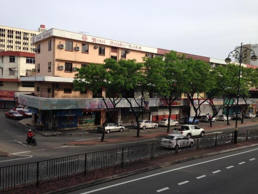 Hotel Holiday Kota Kinabalu Exterior photo