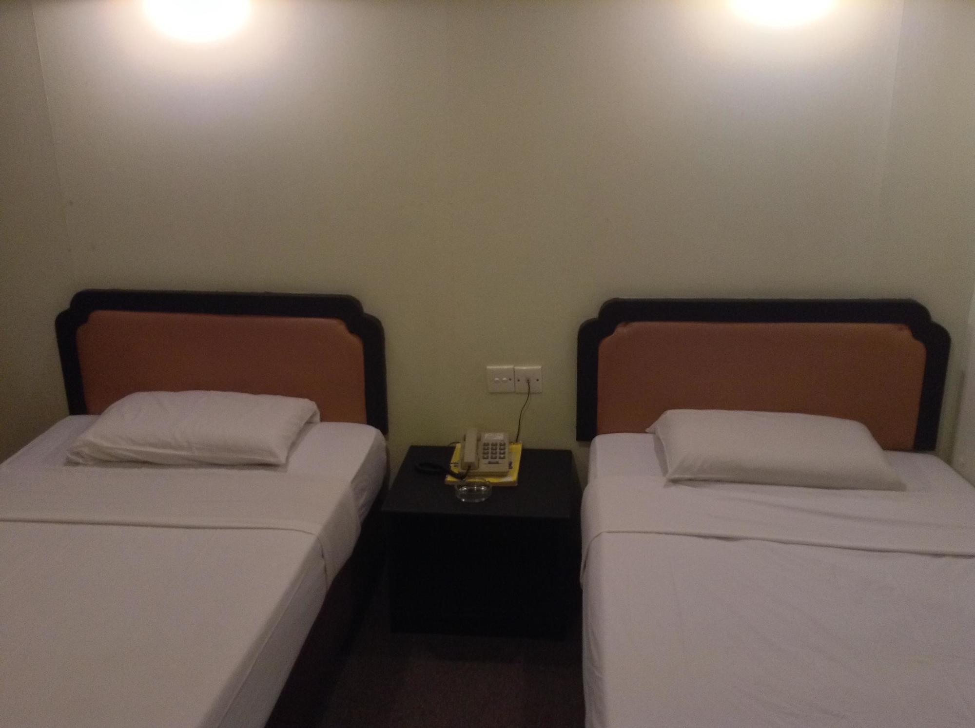 Hotel Holiday Kota Kinabalu Exterior photo